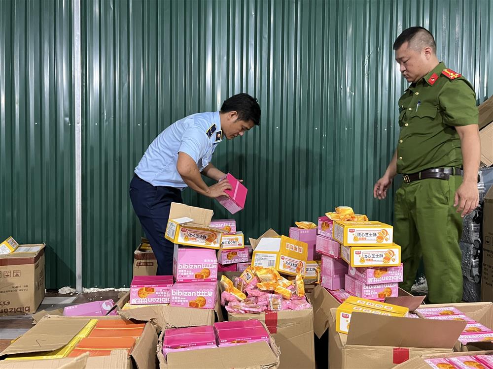 Hà Nội: Tạm giữ hơn 4.500 chiếc bánh trung thu nhập lậu